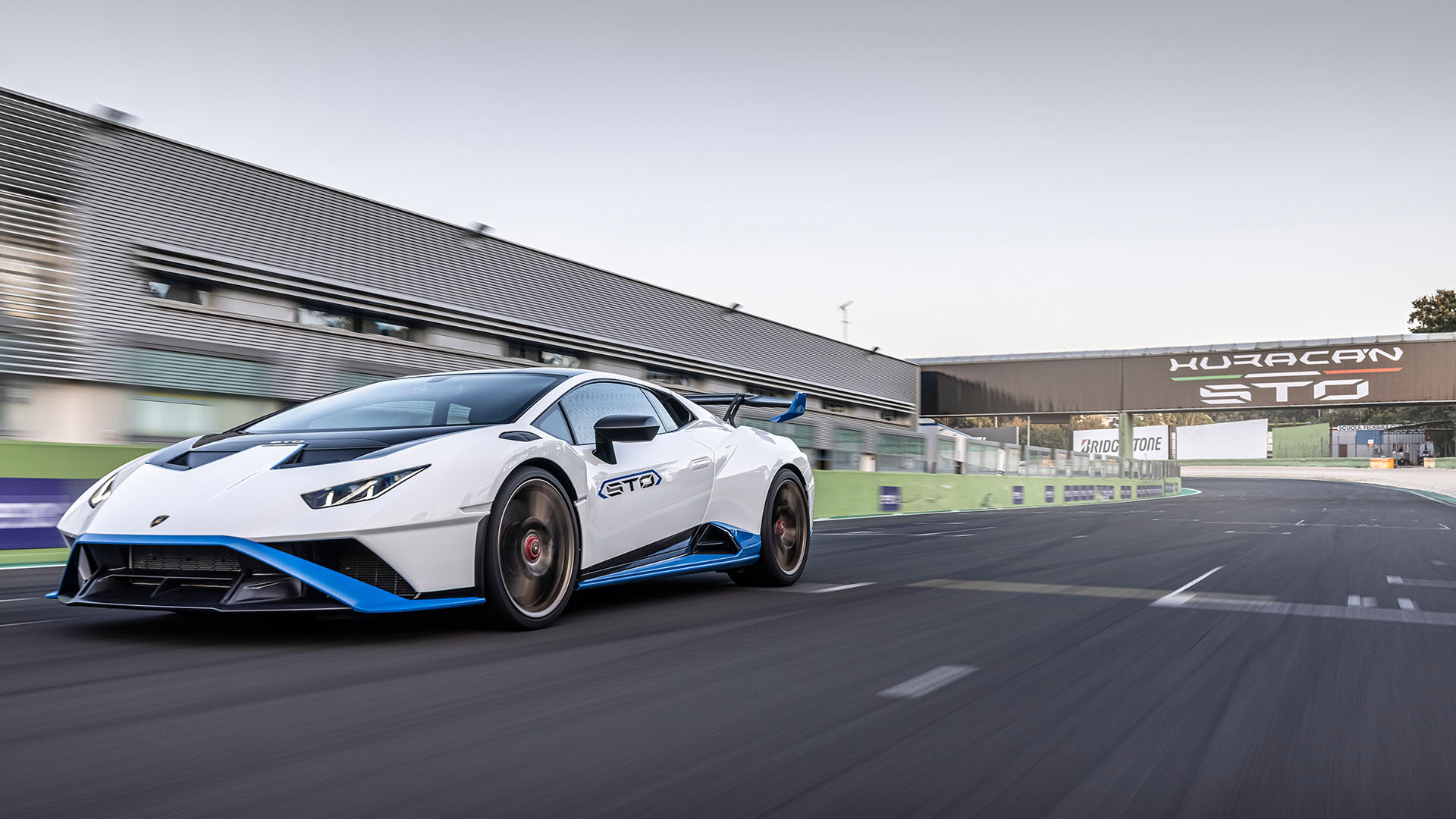 Download 2021 Lamborghini Huracán STO - Front Three-Quarter HD Wallpaper 1920x1080 #42