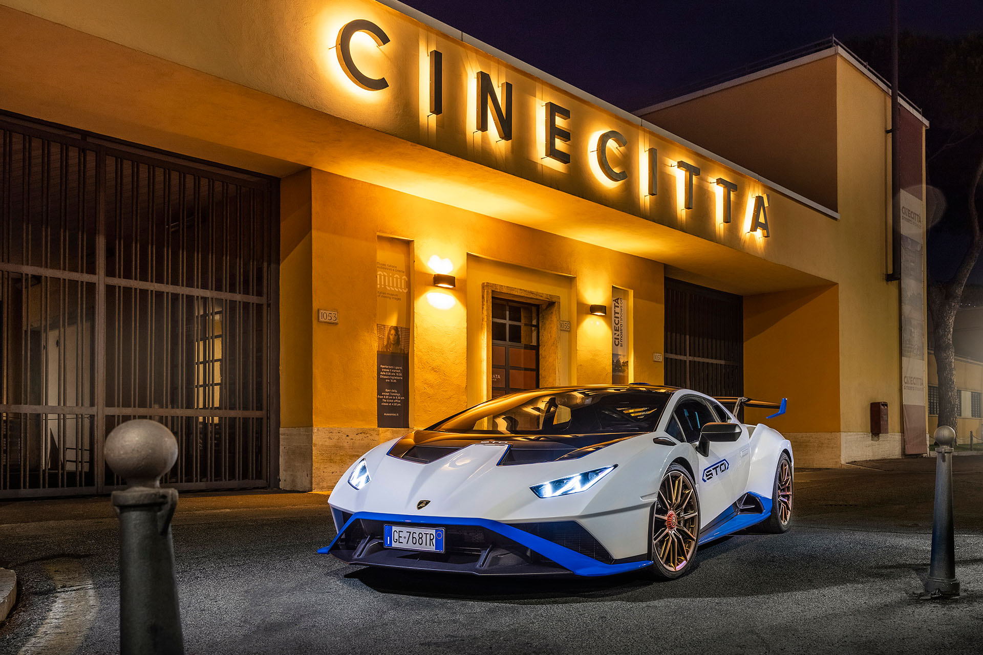 Download 2021 Lamborghini Huracán STO - Front Three-Quarter HD Wallpaper 1920x1280 #53