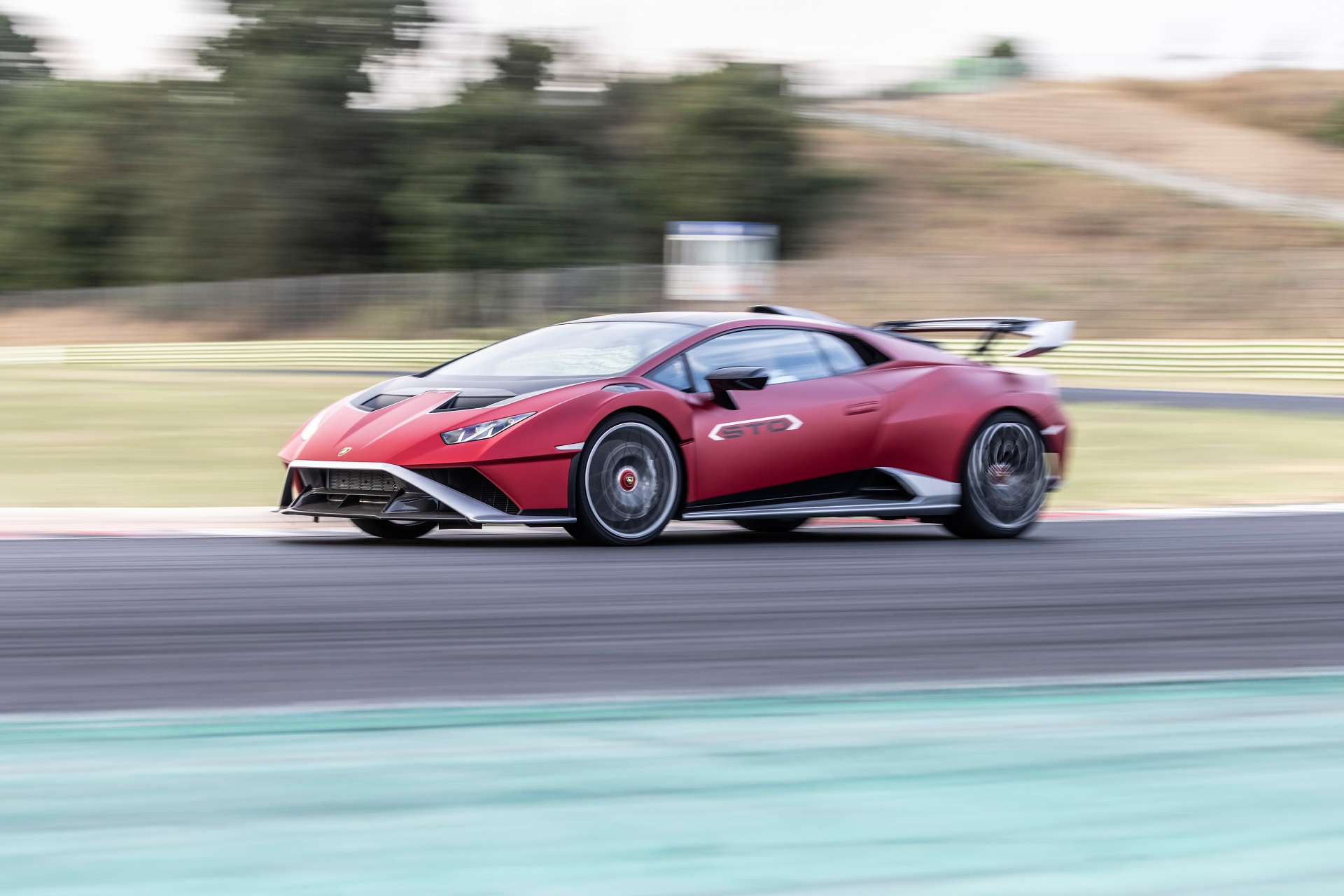 Download 2021 Lamborghini Huracán STO - Front Three-Quarter HD Wallpaper 1920x1280 #24