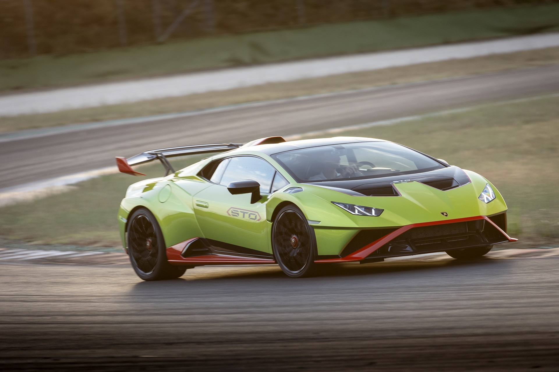 Download 2021 Lamborghini Huracán STO - Front Three-Quarter HD Wallpaper 1920x1279 #10