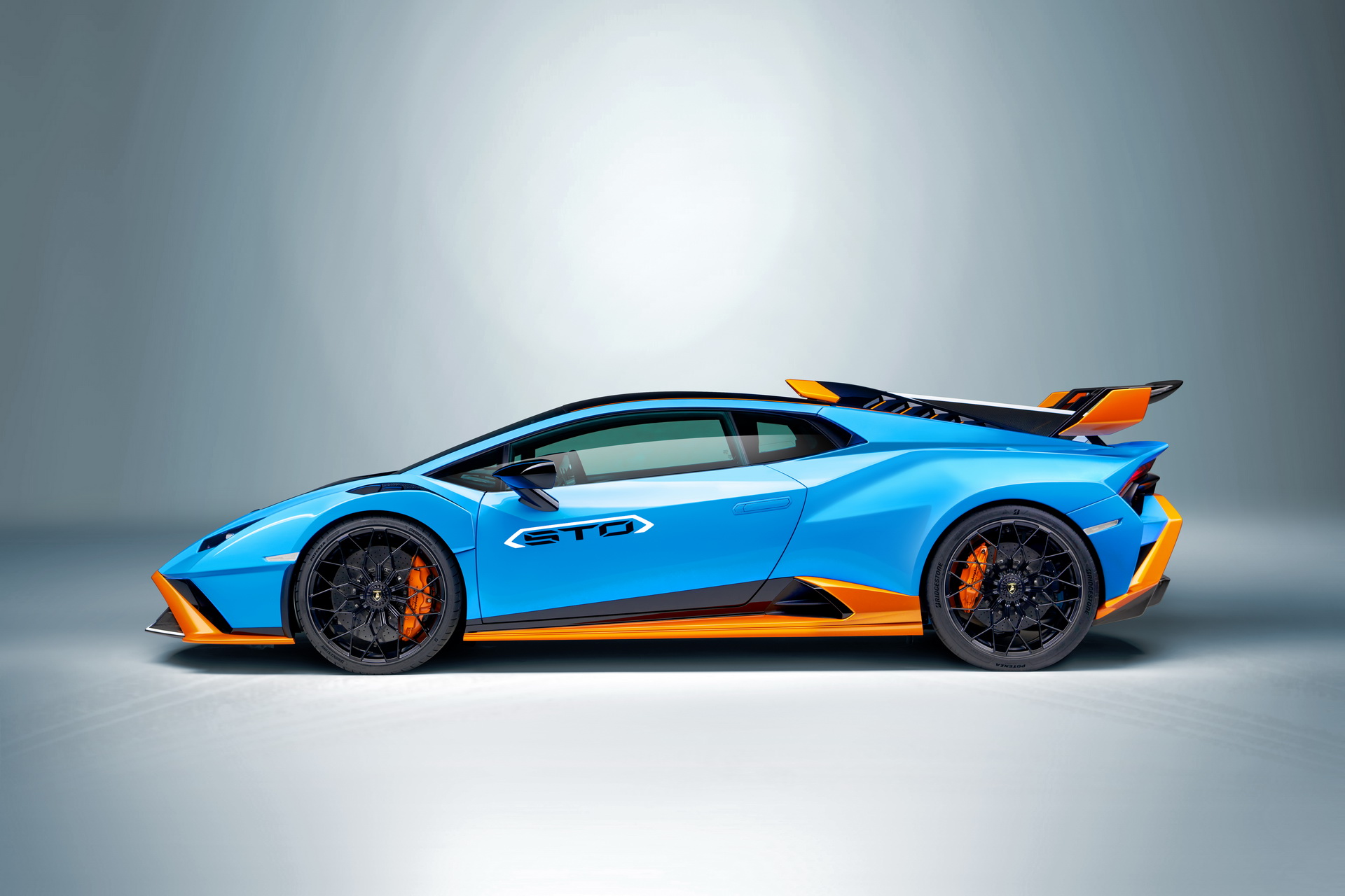 Download 2021 Lamborghini Huracán STO - Side HD Wallpaper 1920x1280 #106