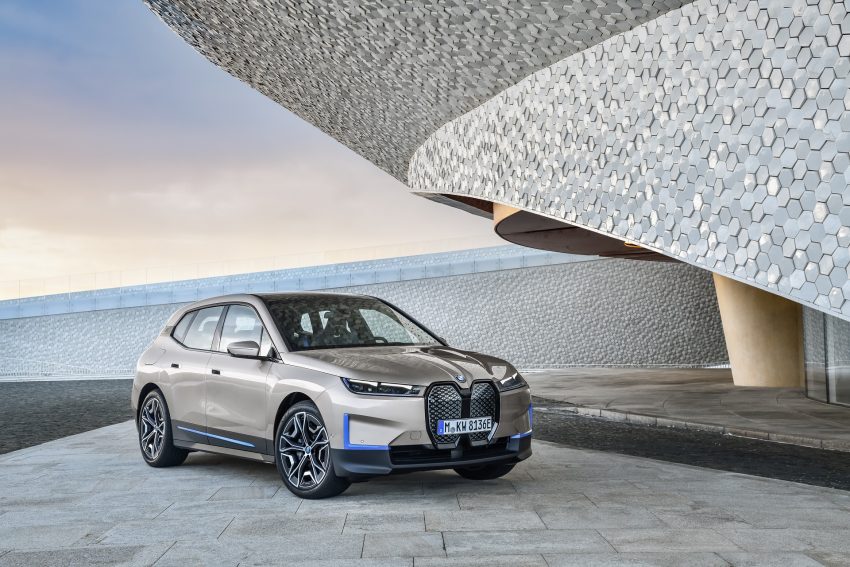 2022 BMW iX - Front Three-Quarter Wallpaper 850x567 #33