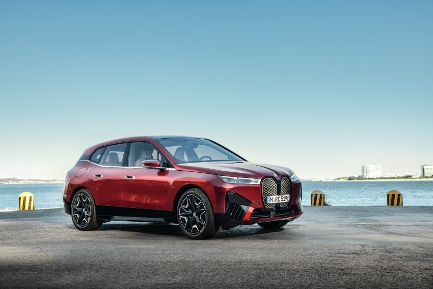 2022 BMW iX with Sport Package - Front Three-Quarter Wallpaper 850x567 #6