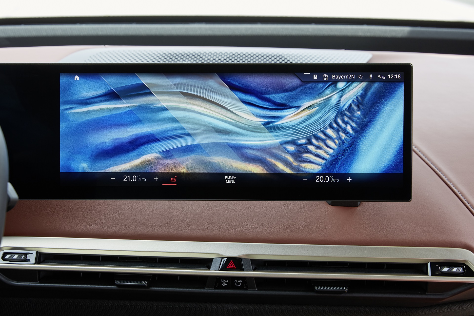 Download 2022 BMW iX xDrive40 - Central Console HD Wallpaper 1920x1280 #154