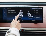 2022 BMW iX xDrive40 - Central Console Wallpaper 190x150