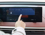 2022 BMW iX xDrive40 - Central Console Wallpaper 190x150