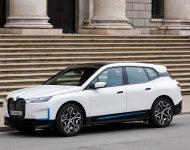 2022 BMW iX xDrive40 - Front Three-Quarter Wallpaper 190x150
