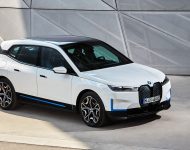 2022 BMW iX xDrive40 - Front Three-Quarter Wallpaper 190x150
