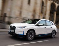 2022 BMW iX xDrive40 - Front Three-Quarter Wallpaper 190x150