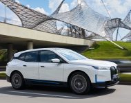 2022 BMW iX xDrive40 - Front Three-Quarter Wallpaper 190x150
