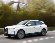 2022 BMW iX xDrive40 - Front Three-Quarter Wallpaper 190x150