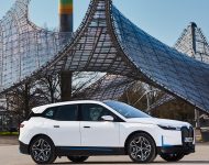 2022 BMW iX xDrive40 - Front Three-Quarter Wallpaper 190x150