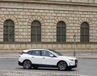 2022 BMW iX xDrive40 - Front Three-Quarter Wallpaper 190x150