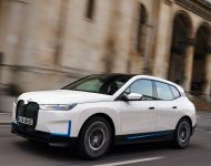 2022 BMW iX xDrive40 - Front Three-Quarter Wallpaper 190x150