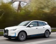 2022 BMW iX xDrive40 - Front Three-Quarter Wallpaper 190x150