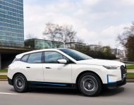 2022 BMW iX xDrive40 - Front Three-Quarter Wallpaper 190x150