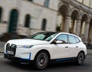 2022 BMW iX xDrive40 - Front Three-Quarter Wallpaper 190x150