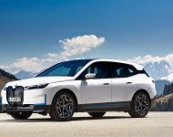 2022 BMW iX xDrive40 - Front Three-Quarter Wallpaper 190x150