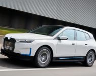 2022 BMW iX xDrive40 - Front Three-Quarter Wallpaper 190x150