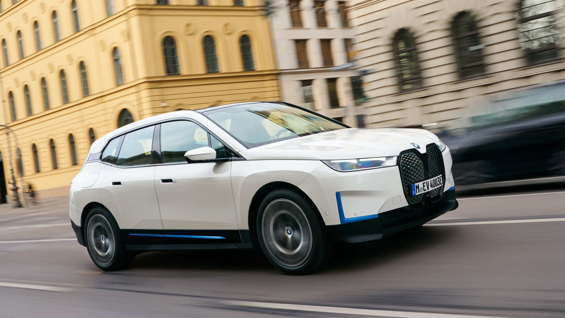 Download 2022 BMW iX xDrive40 - Front Three-Quarter HD Wallpaper 1920x1080 #80