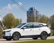 2022 BMW iX xDrive40 - Front Three-Quarter Wallpaper 190x150