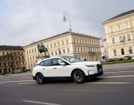 2022 BMW iX xDrive40 - Front Three-Quarter Wallpaper 190x150