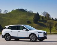 2022 BMW iX xDrive40 - Front Three-Quarter Wallpaper 190x150