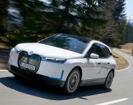 2022 BMW iX xDrive40 - Front Three-Quarter Wallpaper 190x150