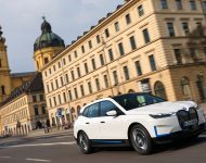 2022 BMW iX xDrive40 - Front Three-Quarter Wallpaper 190x150