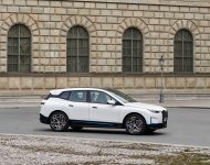 2022 BMW iX xDrive40 - Front Three-Quarter Wallpaper 190x150