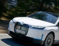 2022 BMW iX xDrive40 - Front Three-Quarter Wallpaper 190x150