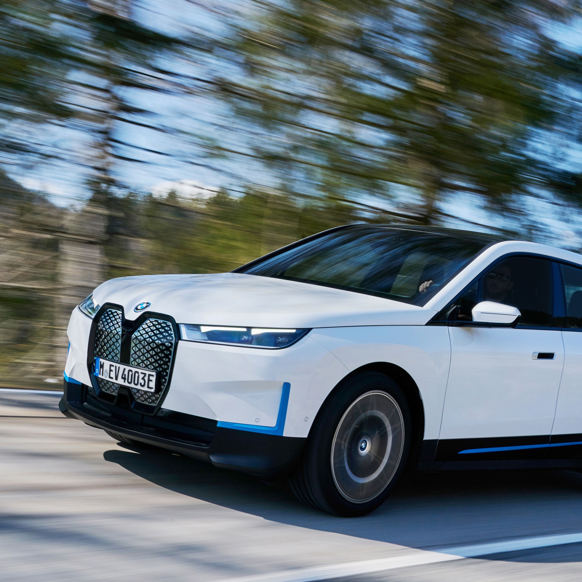 Download 2022 BMW iX xDrive40 - Front HD Wallpaper 1920x1920 #132