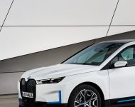 2022 BMW iX xDrive40 - Front Wallpaper 190x150