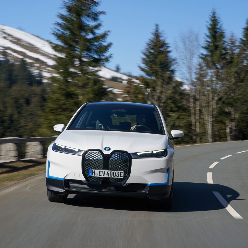 2022 BMW iX xDrive40 - Front Wallpaper 850x850 #7