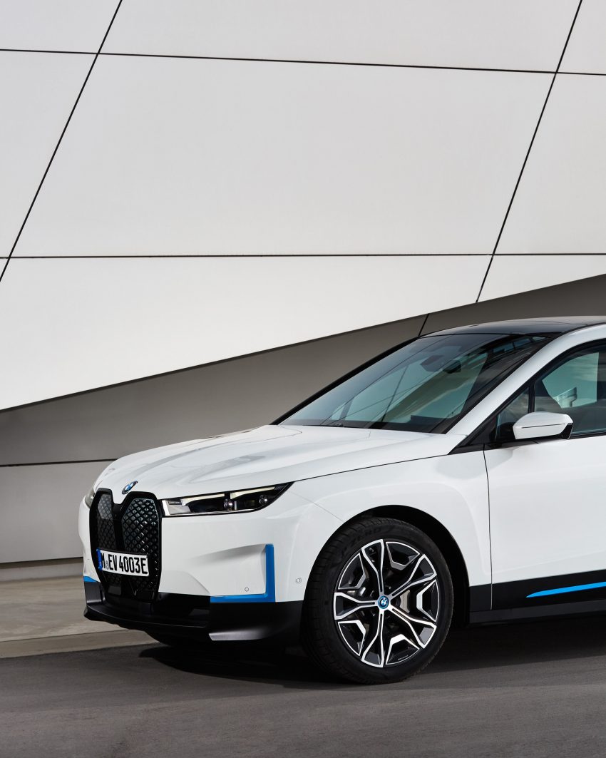 2022 BMW iX xDrive40 - Front Phone Wallpaper 850x1063 #137