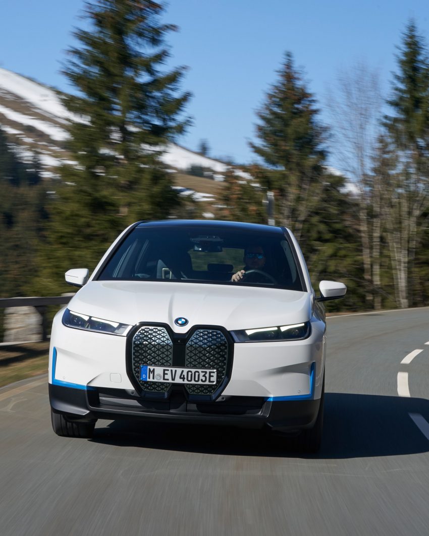 2022 BMW iX xDrive40 - Front Phone Wallpaper 850x1063 #8