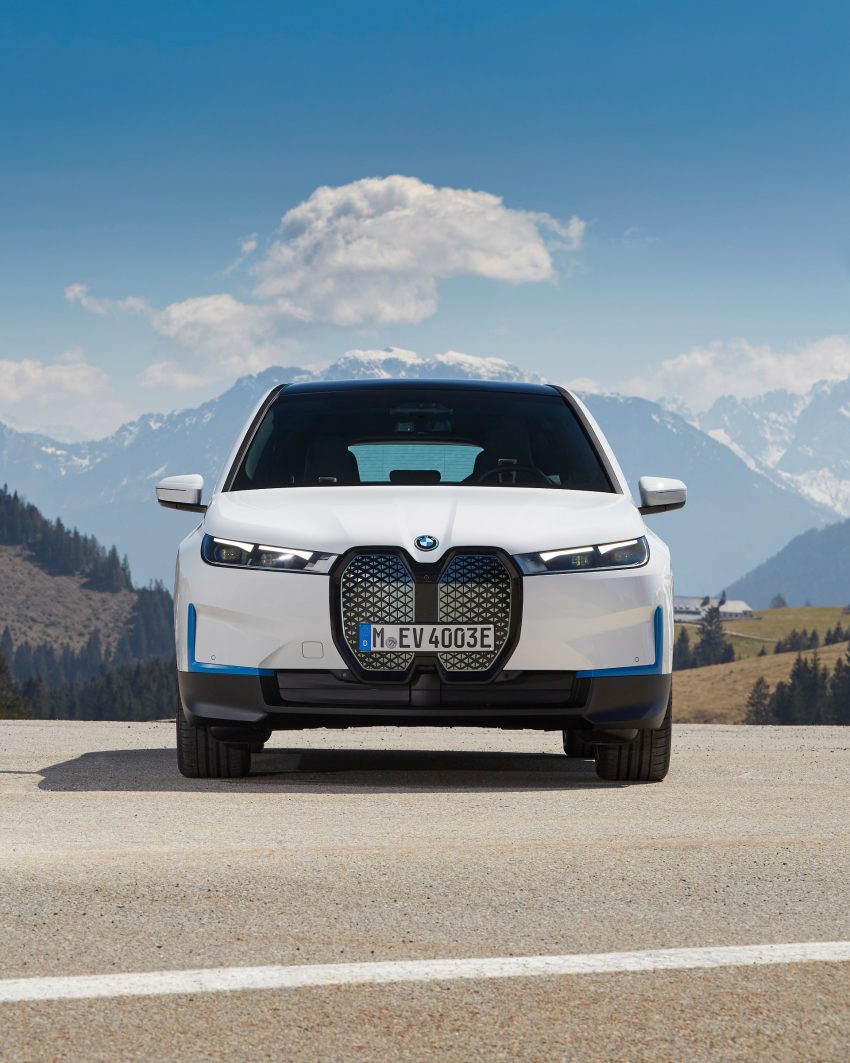 2022 BMW iX xDrive40 - Front Phone Wallpaper 850x1063 #30
