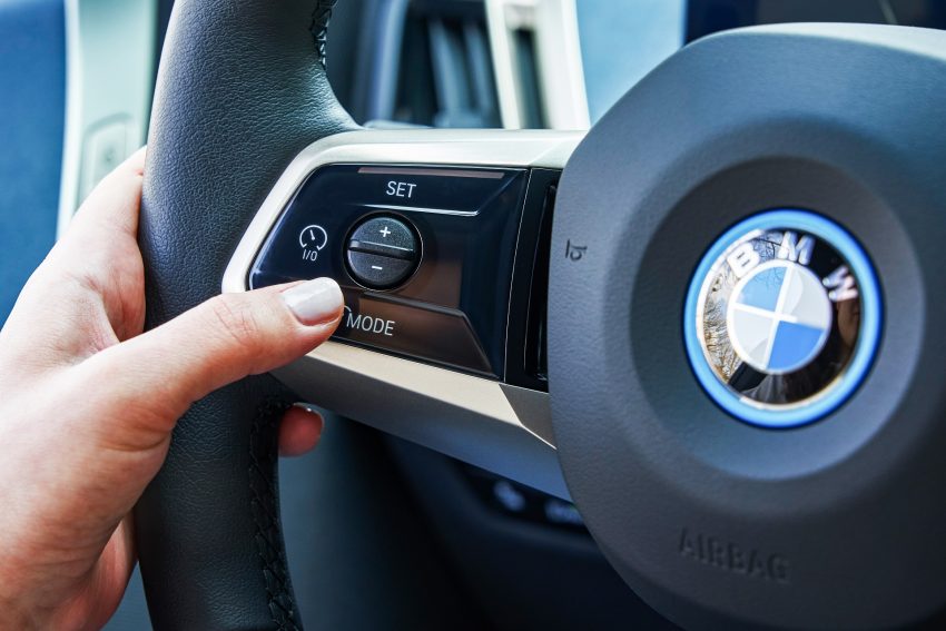 2022 BMW iX xDrive40 - Interior, Steering Wheel Wallpaper 850x567 #163