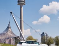 2022 BMW iX xDrive40 - Rear Three-Quarter Wallpaper 190x150