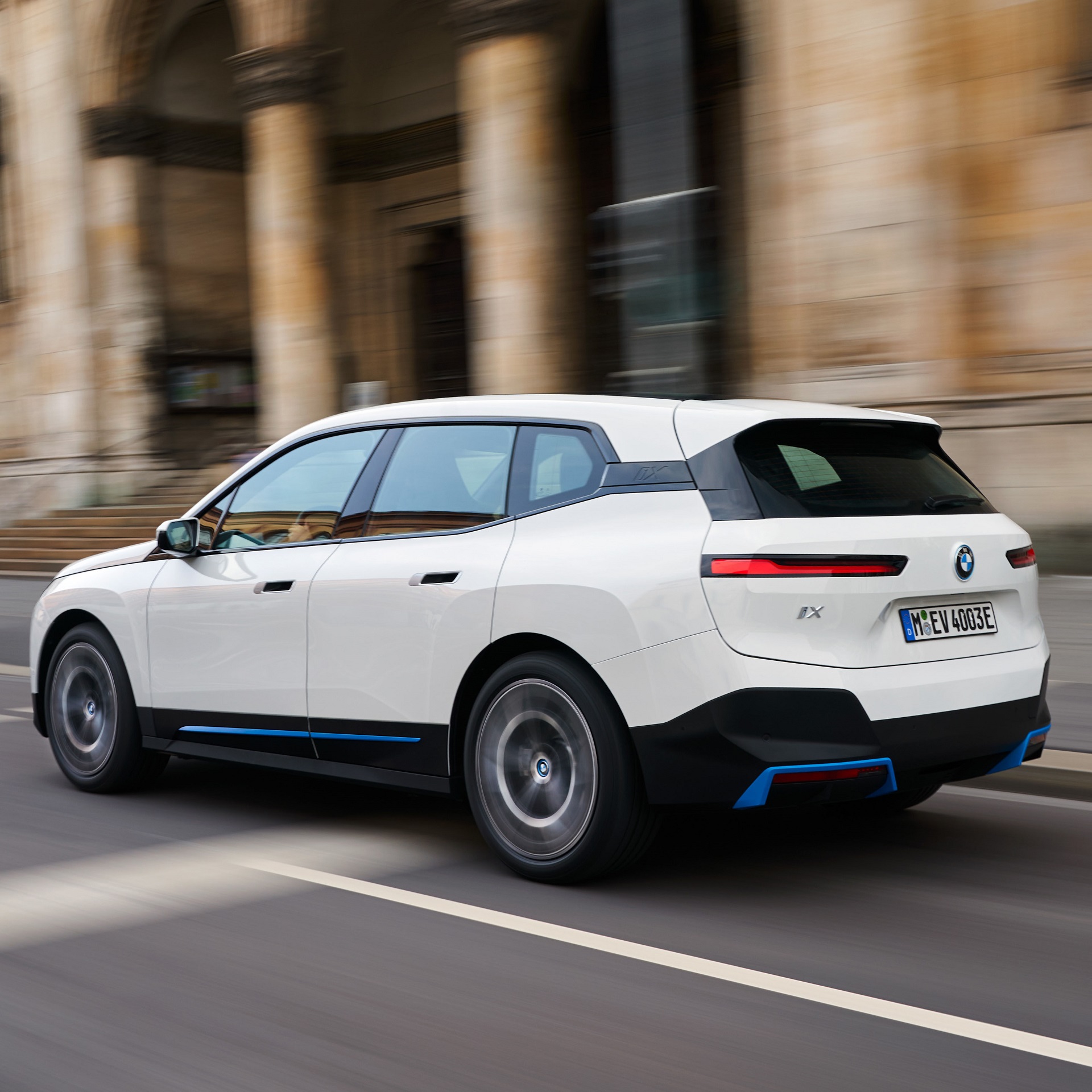 Download 2022 BMW iX xDrive40 - Rear Three-Quarter HD Wallpaper 1920x1920 #88