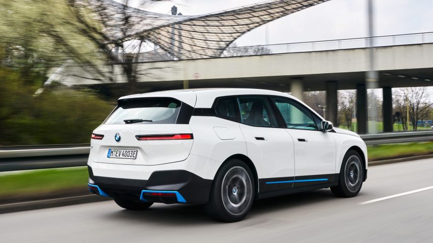 2022 BMW iX xDrive40 - Rear Three-Quarter Wallpaper 850x478 #66