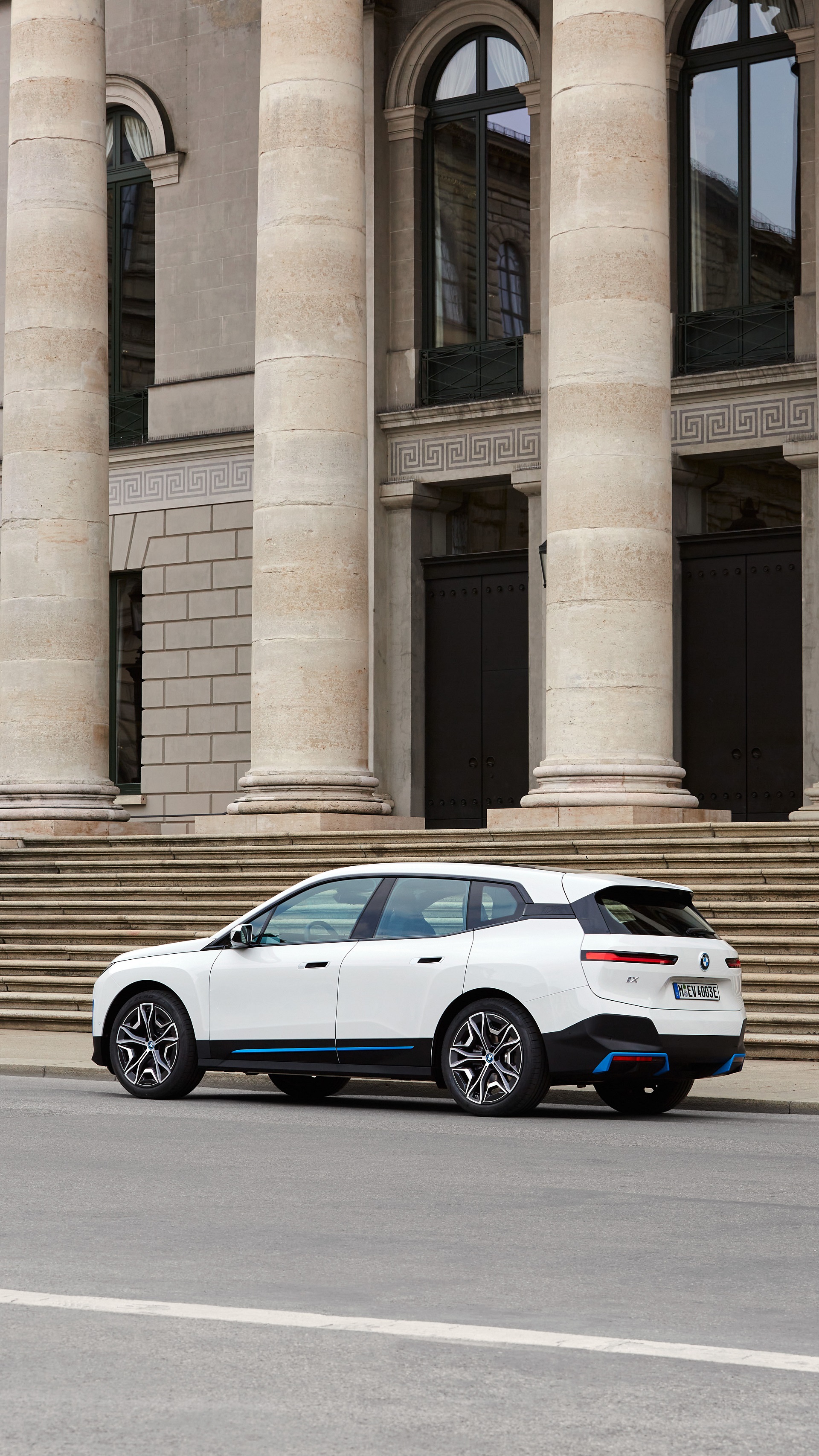 Download 2022 BMW iX xDrive40 - Rear Three-Quarter HD Phone Wallpaper 1920x3412 #113