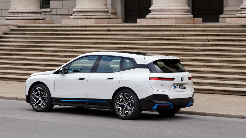 2022 BMW iX xDrive40 - Rear Three-Quarter Wallpaper 850x478 #114