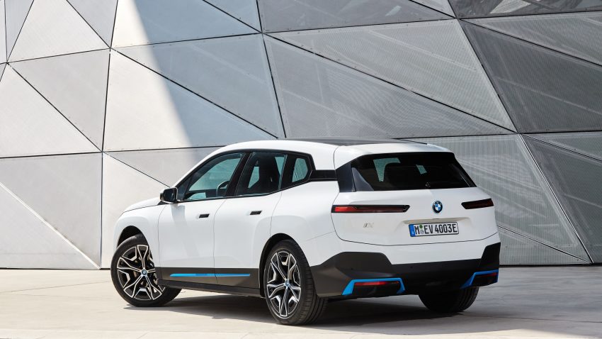 2022 BMW iX xDrive40 - Rear Three-Quarter Wallpaper 850x478 #128