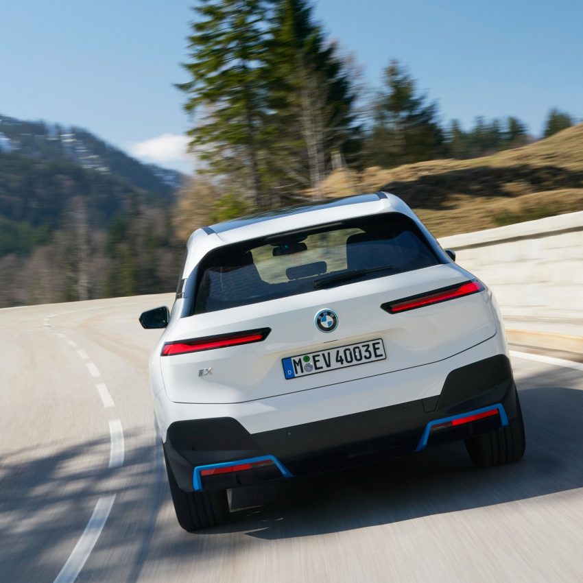 2022 BMW iX xDrive40 - Rear Wallpaper 850x850 #14