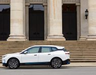 2022 BMW iX xDrive40 - Side Wallpaper 190x150