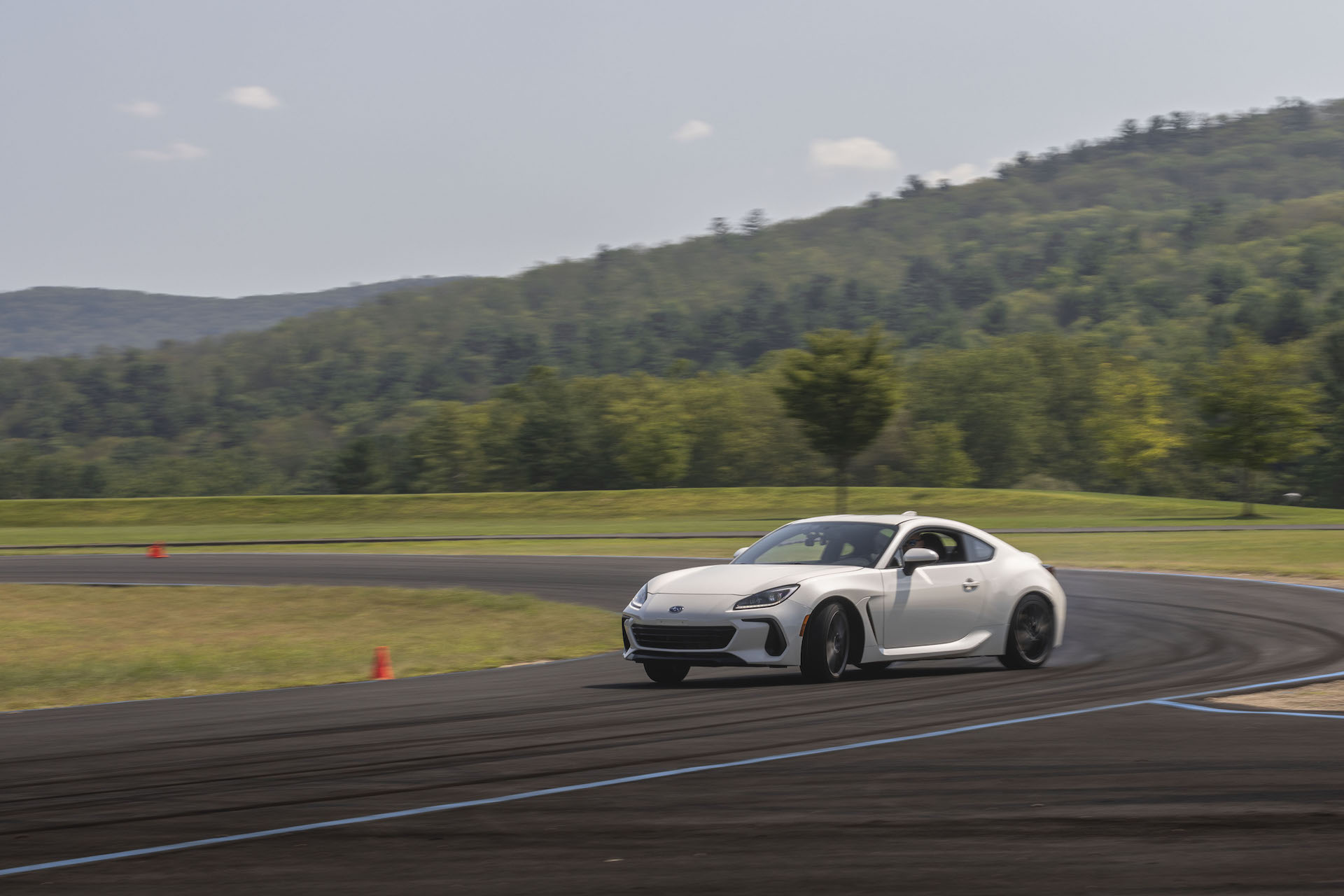 Download 2022 Subaru BRZ - Front Three-Quarter HD Wallpaper 1920x1280 #62