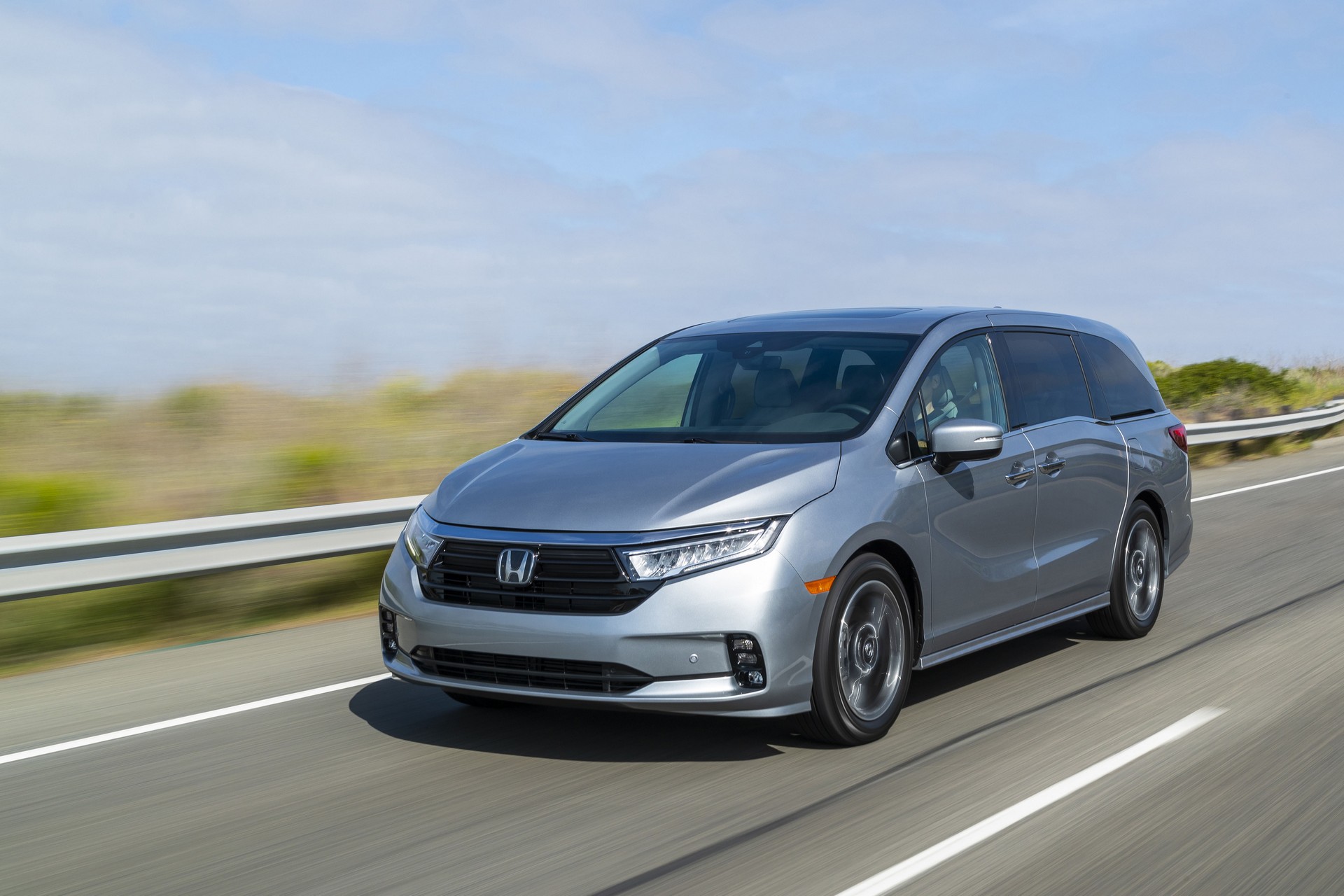 Download 2021 Honda Odyssey - Front Three-Quarter HD Wallpaper 1920x1280 #8