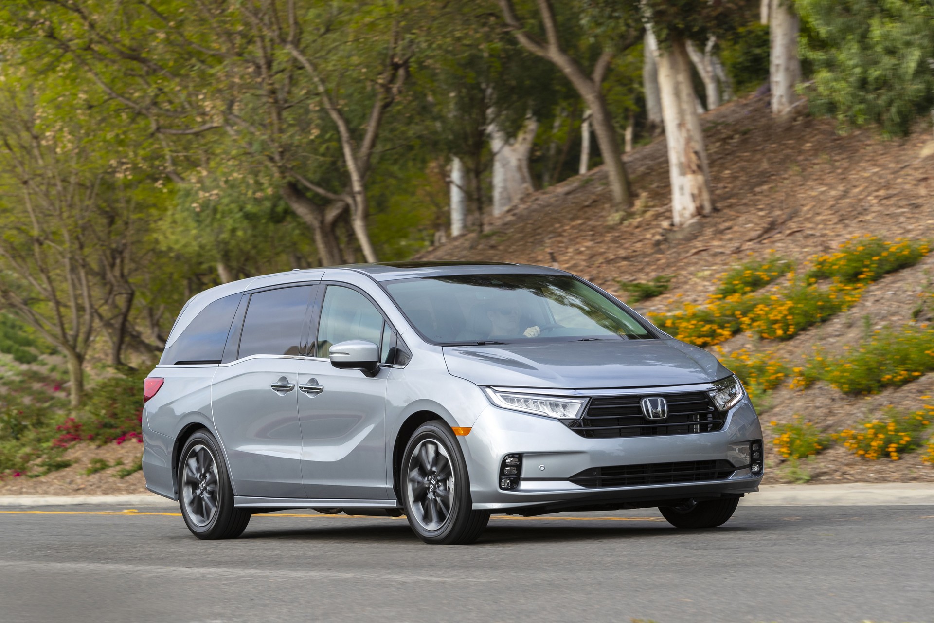 Download 2021 Honda Odyssey - Front Three-Quarter HD Wallpaper 1920x1280 #14