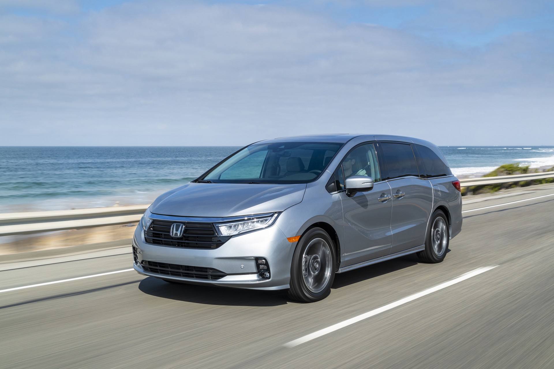 Download 2021 Honda Odyssey - Front Three-Quarter HD Wallpaper 1920x1280 #9